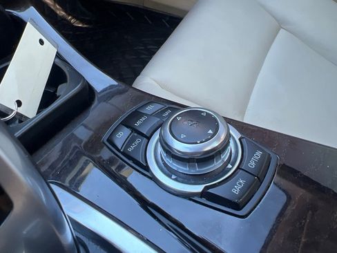 Used 2011 BMW 528i Sedan image 27