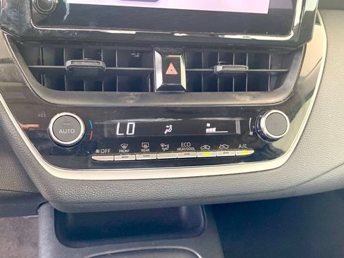 Used 2024 Toyota Corolla LE FWD image 34