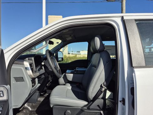 New 2026 Ford F550 4x4 Crew Cab image 7