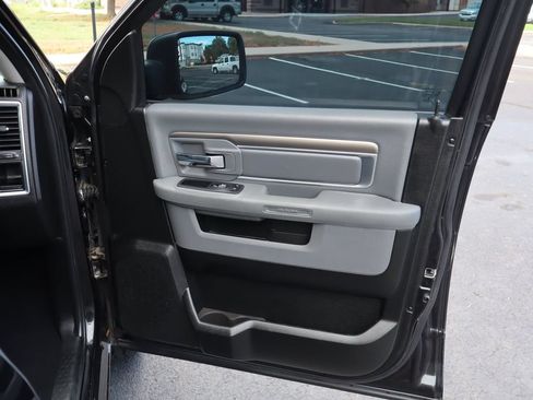 Used 2019 RAM 1500 Big Horn AWD/4WD image 26