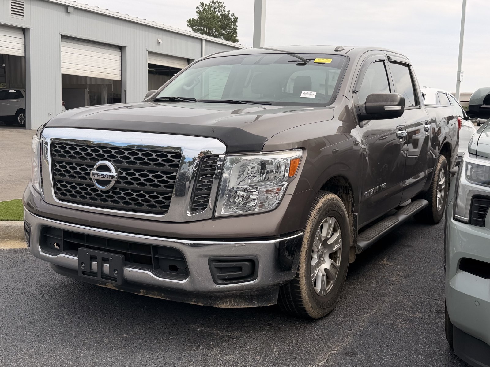 Used 2018 Nissan Titan SV RWD image 6