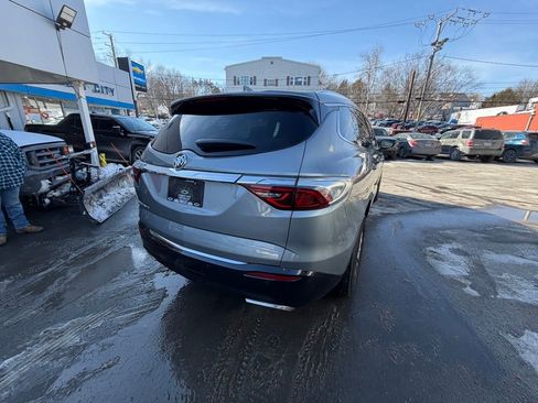 Used 2024 Buick Enclave Premium image 5