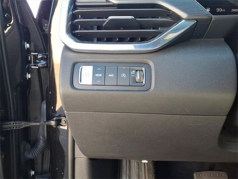 Used 2024 GMC Acadia Elevation image 15