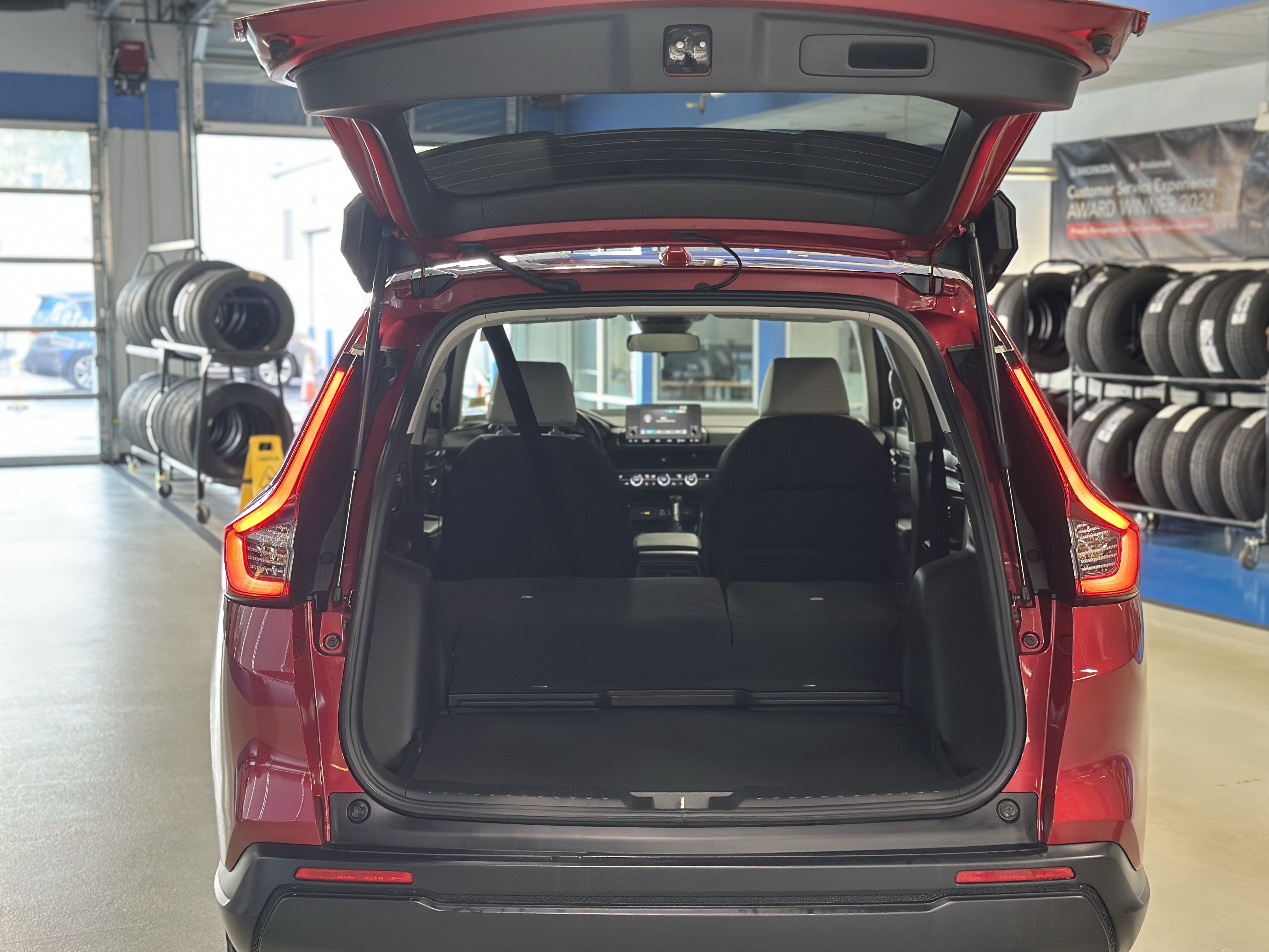 Used 2025 Honda CR-V EX image 7