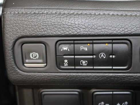 Used 2024 GMC Yukon XL Denali image 47