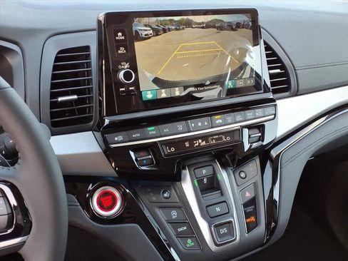 New 2026 Honda Odyssey Touring image 17