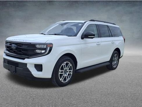 Used 2025 Ford Expedition Active AWD/4WD image 3