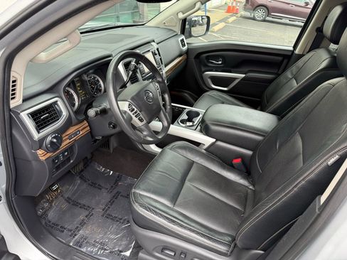 Used 2017 Nissan Titan SL image 20
