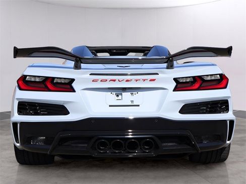 Used 2024 Chevrolet Corvette Z06 w/ Z07 Performance Package image 7