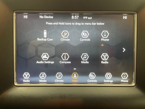 Used 2021 Jeep Grand Cherokee Laredo image 3