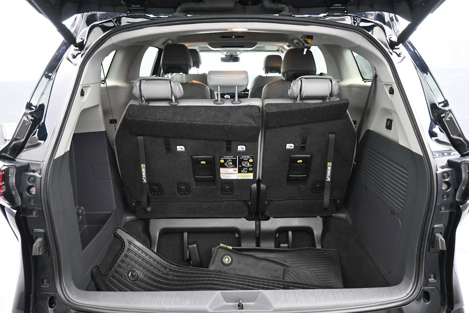 Used 2024 Toyota Sienna Limited AWD/4WD image 23