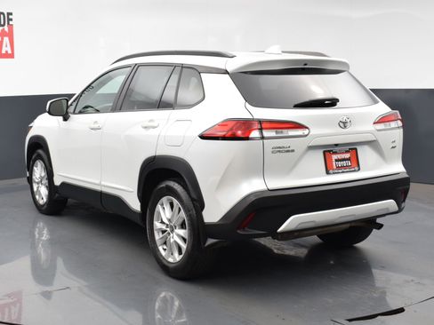 Used 2022 Toyota Corolla Cross LE image 3