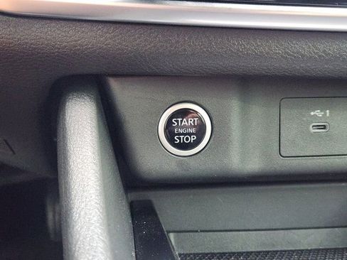 Used 2023 Nissan Rogue S image 8