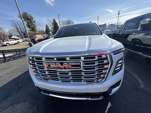 New 2026 GMC Yukon Denali w/ Sun & Power Step Package image 3