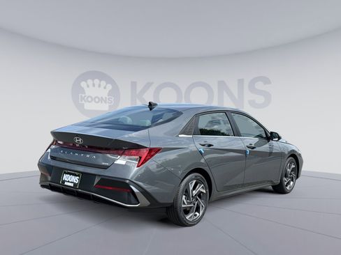 New 2026 Hyundai Elantra Limited FWD image 7