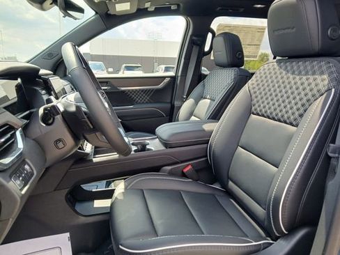 New 2026 GMC Acadia Denali w/ Super Cruise Package AWD/4WD image 10