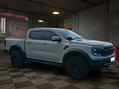 Used 2025 Ford Ranger Raptor AWD/4WD image 2