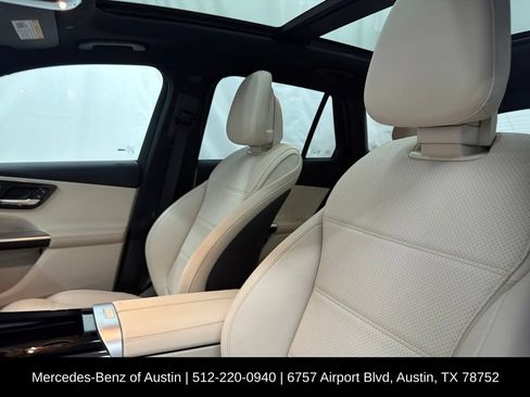 Certified 2024 Mercedes-Benz GLC 300 image 11