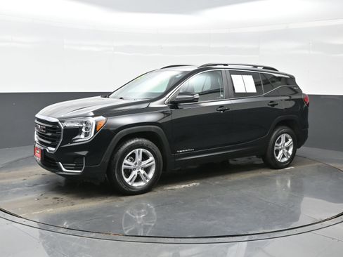 Used 2022 GMC Terrain SLE w/ Driver Convenience Package AWD/4WD image 5
