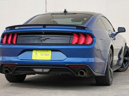 Used 2022 Ford Mustang Coupe w/ Black Accent Package RWD image 4