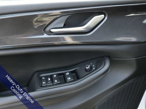 Used 2023 Jeep Grand Cherokee Altitude AWD/4WD image 15