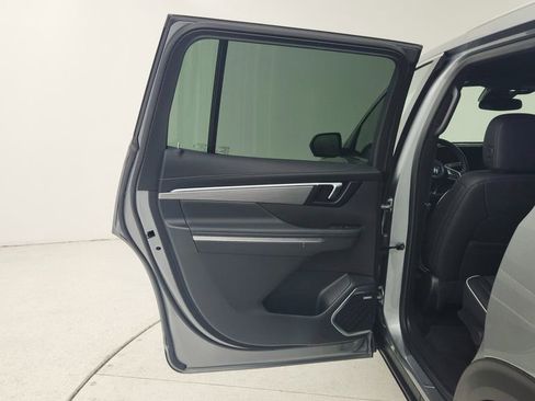 Certified 2025 Buick Enclave Preferred image 22