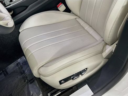 Used 2026 Bentley Flying Spur Plug-In Hybrid AWD/4WD image 19