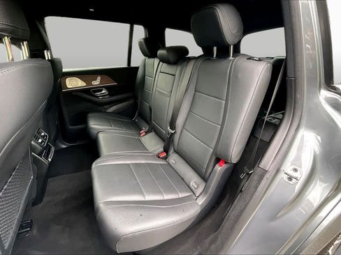 Used 2025 Mercedes-Benz GLS 450 4MATIC image 21