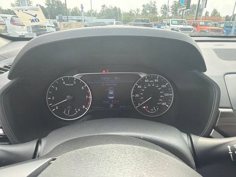 Used 2025 Nissan Altima 2.5 SV FWD image 24