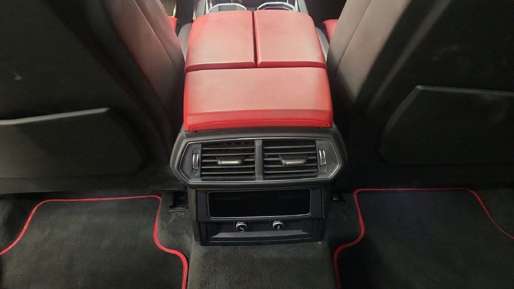 Used 2020 Lamborghini Urus AWD/4WD image 38