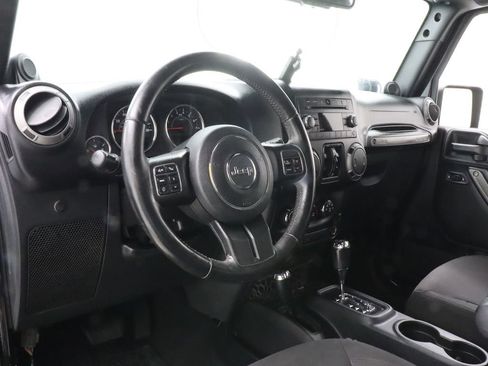 Used 2014 Jeep Wrangler Unlimited Sport w/ Quick Order Package 24S AWD/4WD image 12