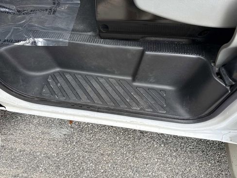 Used 2022 Ford E-350 and Econoline 350 Super Duty image 26