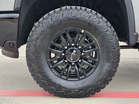 New 2026 Chevrolet Silverado 2500 ZR2 image 13