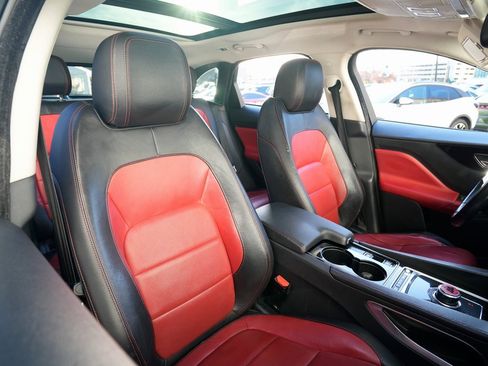 Used 2017 Jaguar F-PACE R-Sport image 28