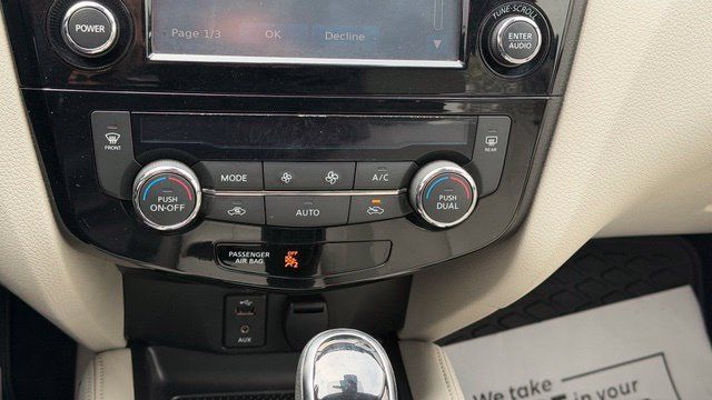 Used 2018 Nissan Rogue Sport SL w/ SL Premium Package FWD image 17