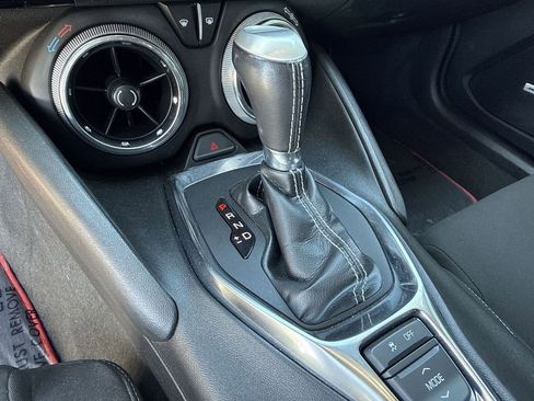 Used 2022 Chevrolet Camaro LT w/ Technology Package image 19