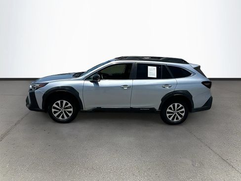 Used 2024 Subaru Outback Premium AWD/4WD image 4
