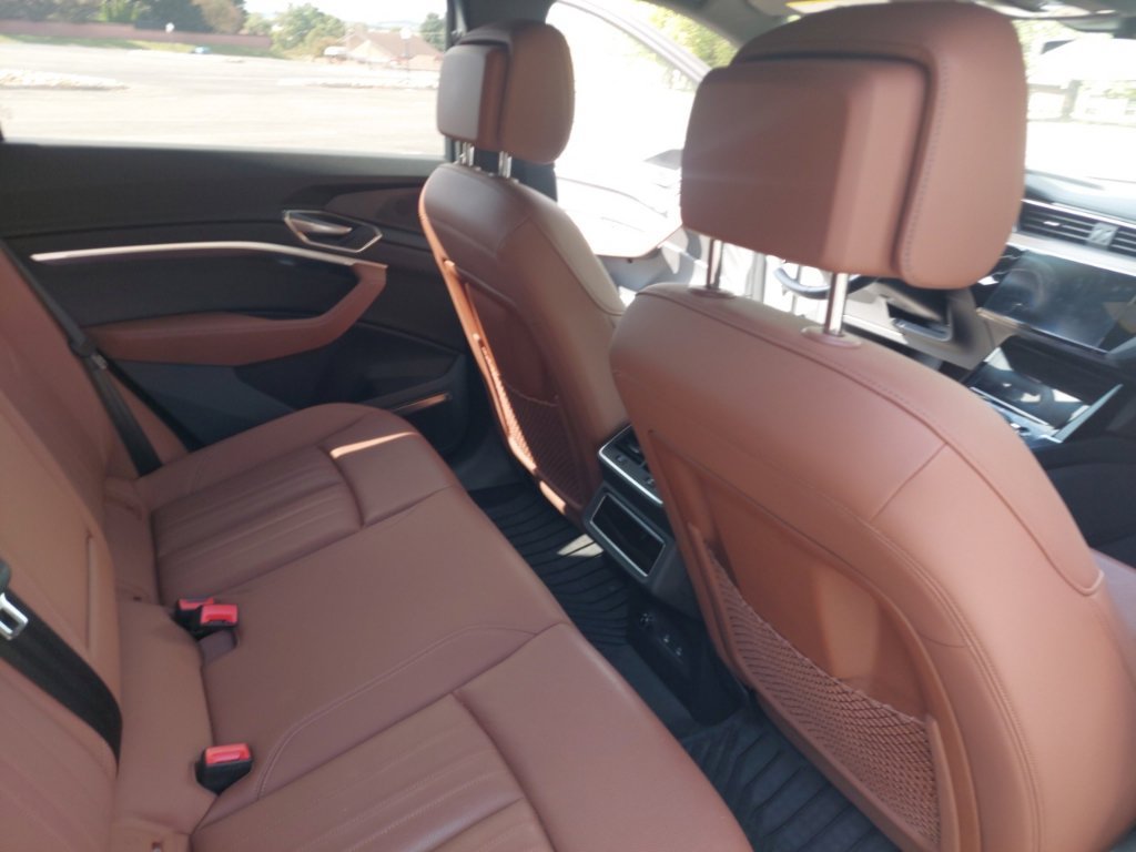 Used 2024 Audi Q8 e-tron Premium Plus w/ Premium Plus Package AWD/4WD image 27