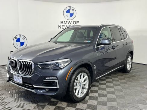 Used 2021 BMW X5 xDrive40i w/ Premium Package 2 AWD/4WD image 2
