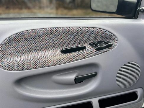 Used 2002 Dodge Ram 2500 Truck SLT image 13