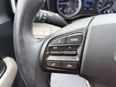 Certified 2022 Hyundai Venue SEL image 15