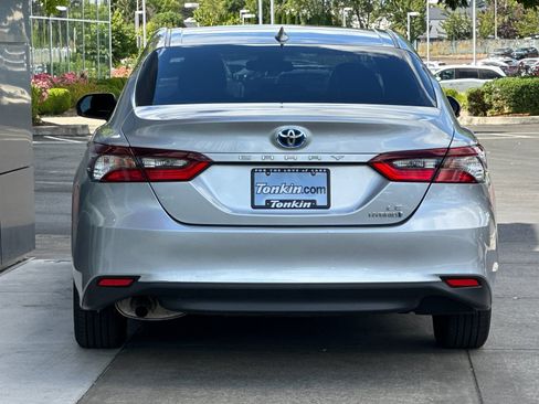 Used 2022 Toyota Camry LE FWD image 4