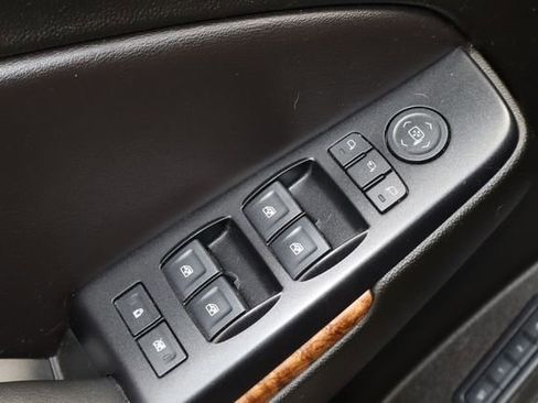 Used 2019 Chevrolet Tahoe Premier w/ Premier Plus Edition RWD image 24