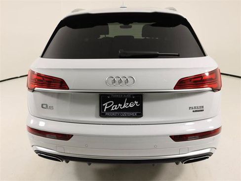 Used 2022 Audi Q5 2.0T Premium w/ Convenience Package AWD/4WD image 4