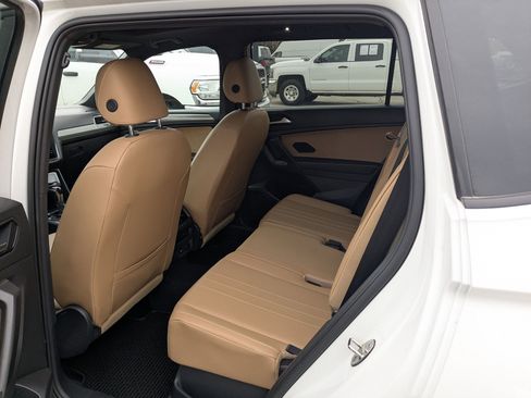 Used 2022 Volkswagen Tiguan SE R-Line image 28