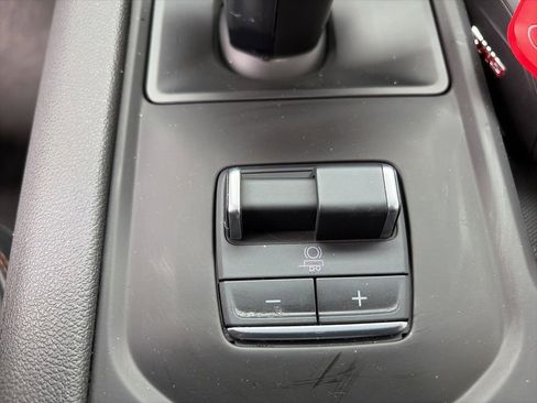 Used 2025 GMC Sierra 1500 AT4 w/ AT4 Premium Package AWD/4WD image 11