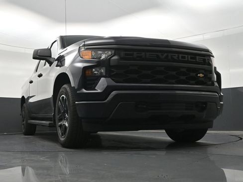 Used 2023 Chevrolet Silverado 1500 Custom RWD image 29