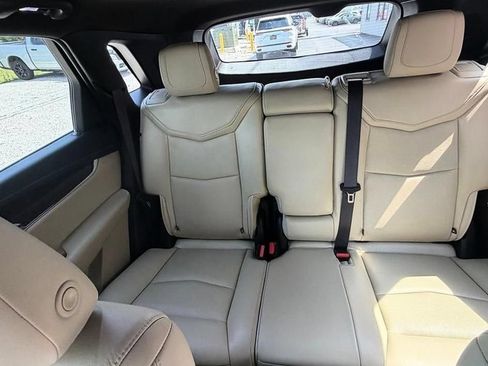 Used 2019 Cadillac XT5 Luxury FWD image 13