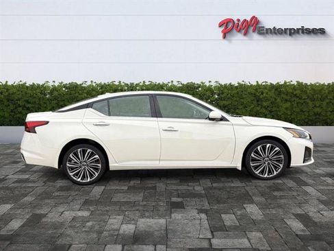 Used 2023 Nissan Altima 2.5 SL AWD/4WD image 10