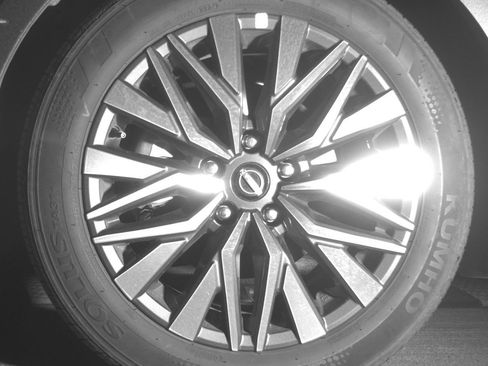 Used 2025 Nissan Altima 2.5 SV FWD image 12